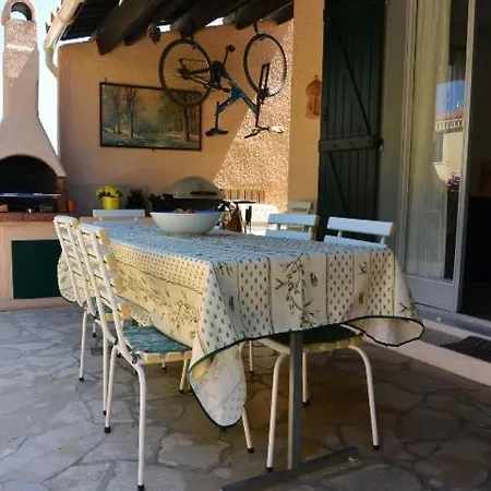 Three-bedroom With Garden View 137 Agde